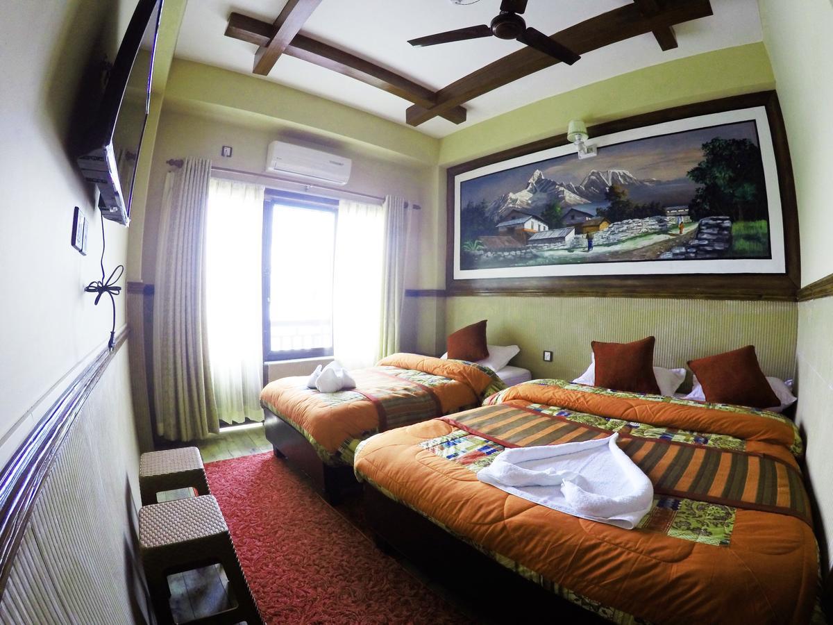 Hotel Forest Lake Backpackers' Hostel Pokhara Buitenkant foto
